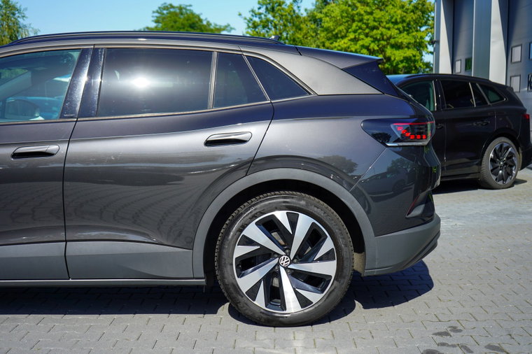 Vehicle Image 19