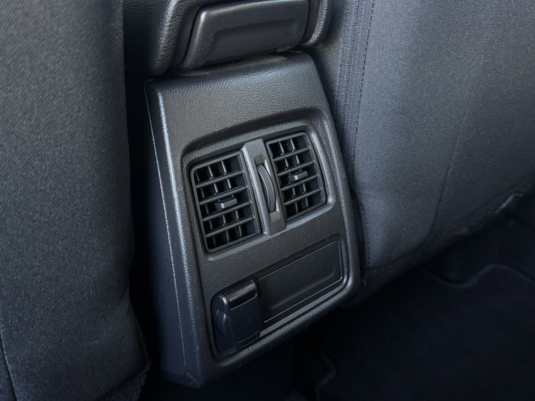 Vehicle Image 26