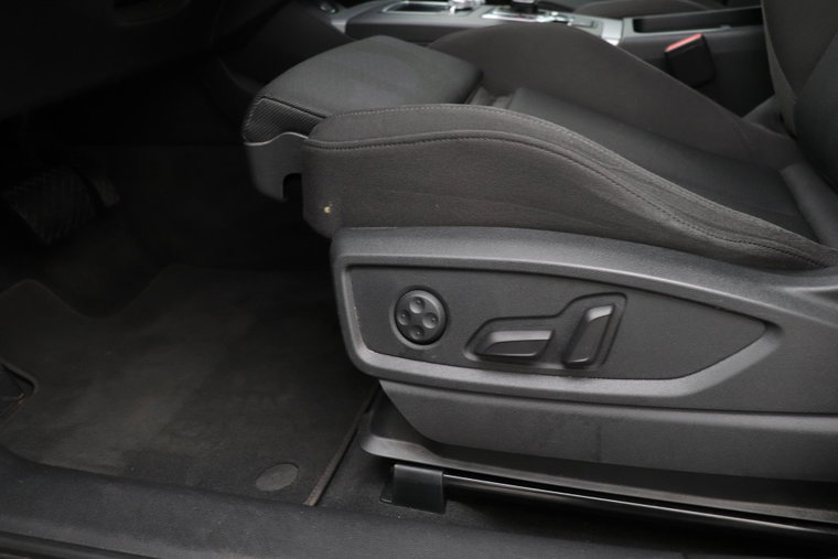 Vehicle Image 37