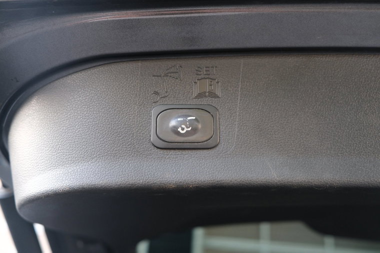 Vehicle Image 28