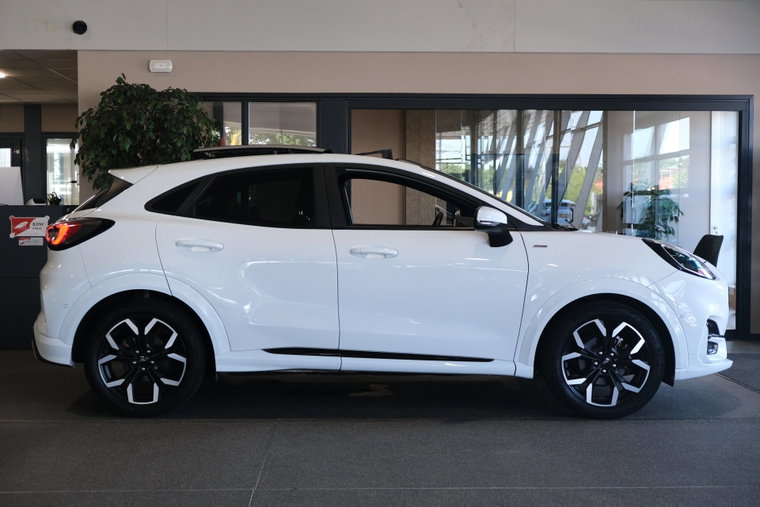 Vehicle Image 7