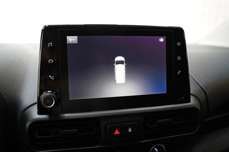 Vehicle Image 21