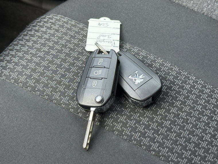 Vehicle Image 30