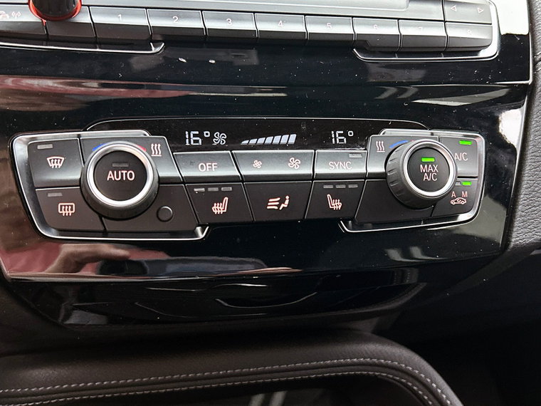Vehicle Image 28