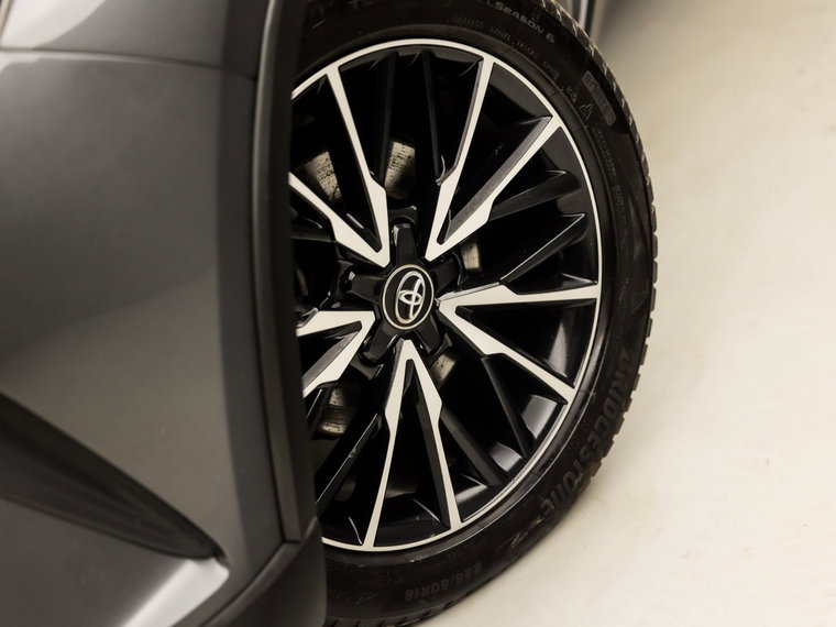 Vehicle Image 13
