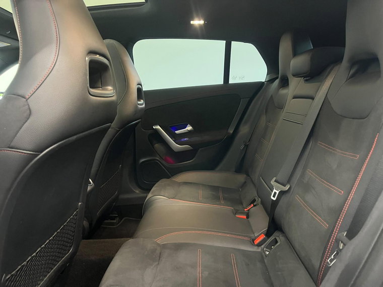 Vehicle Image 32