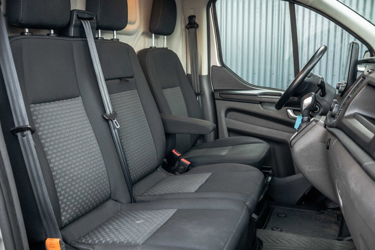 Vehicle Image 13