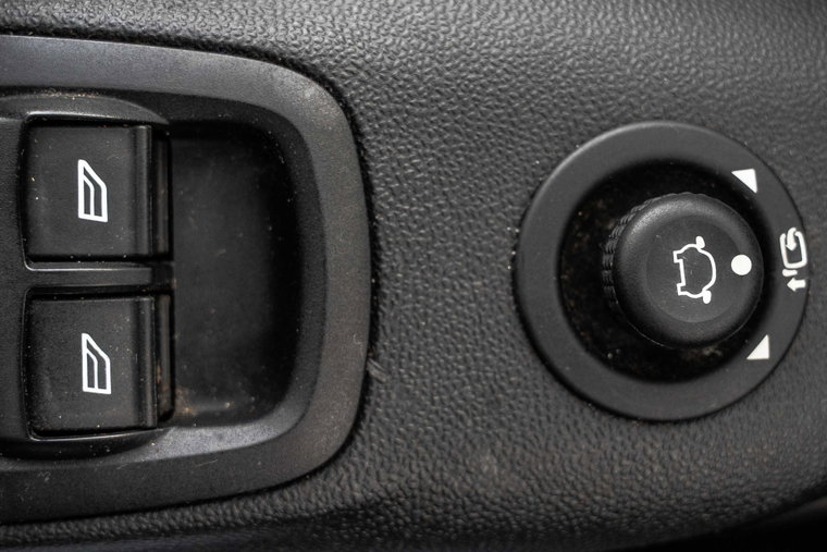 Vehicle Image 24