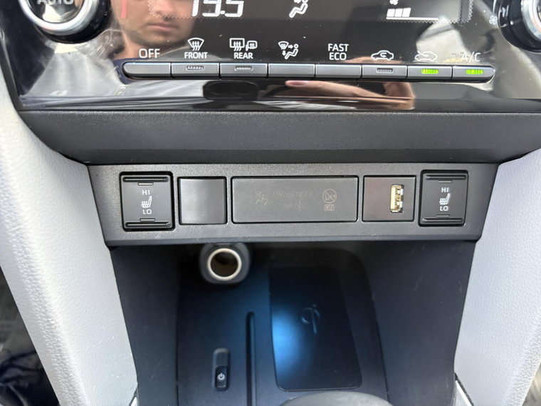 Vehicle Image 21