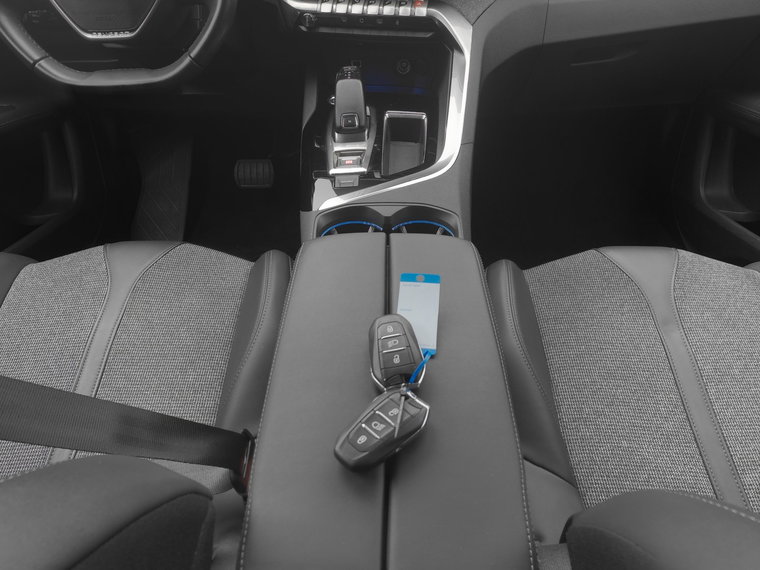 Vehicle Image 12