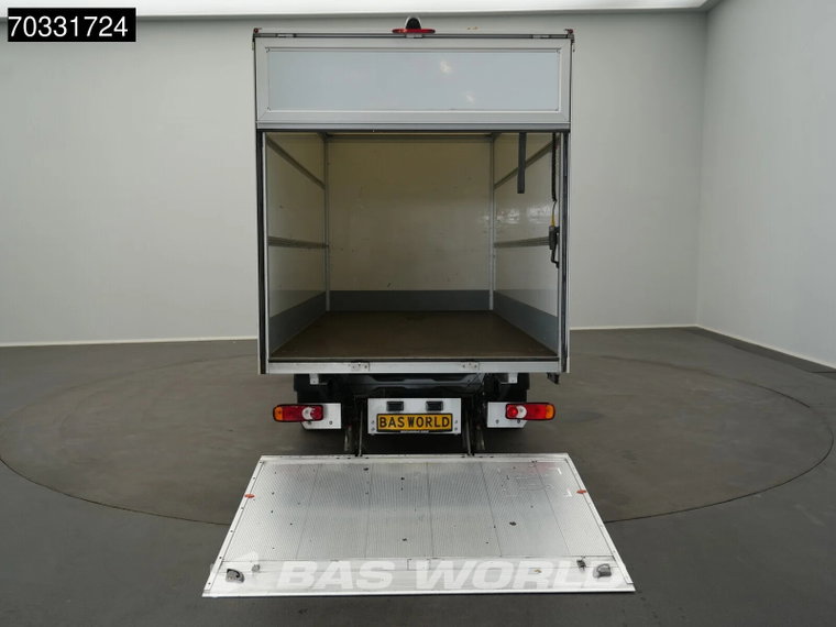 Vehicle Image 39