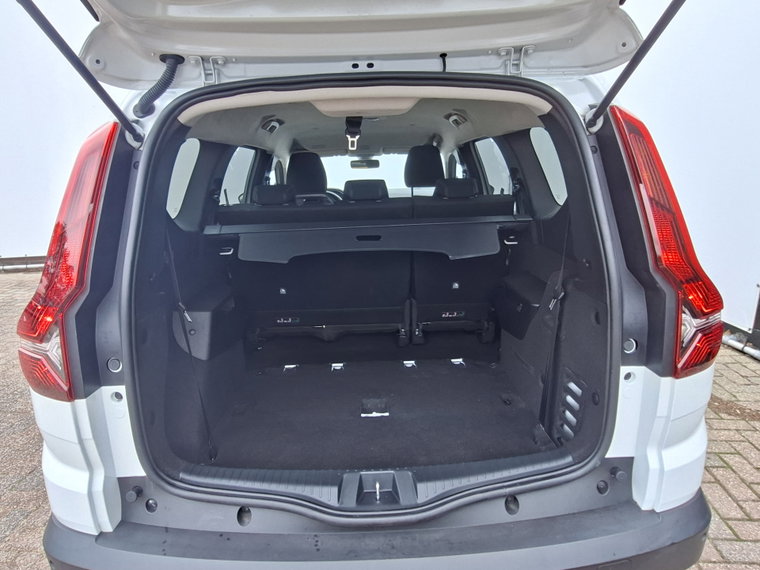 Vehicle Image 38