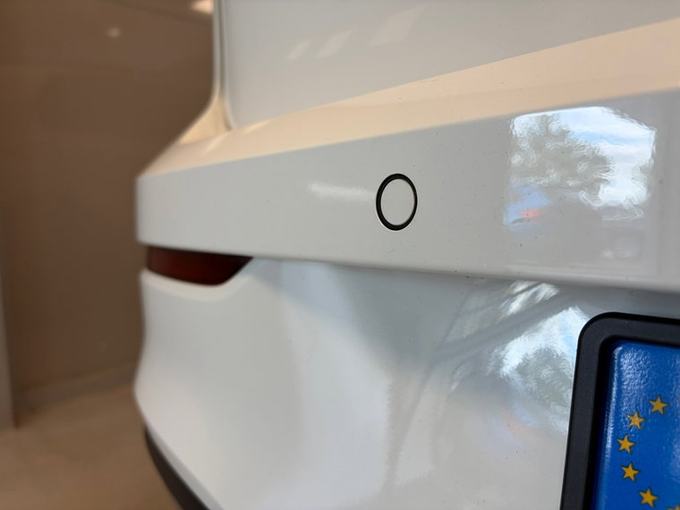 Vehicle Image 32