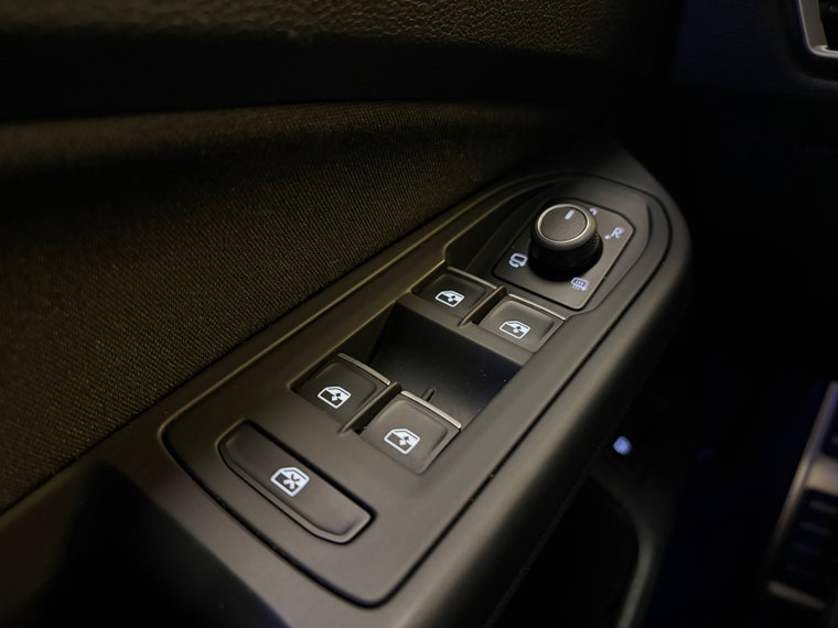 Vehicle Image 52