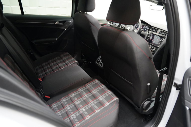 Vehicle Image 37