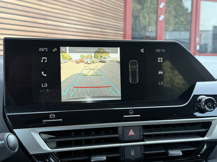 Vehicle Image 28