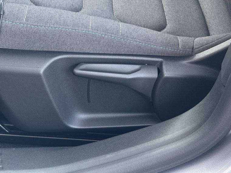 Vehicle Image 37