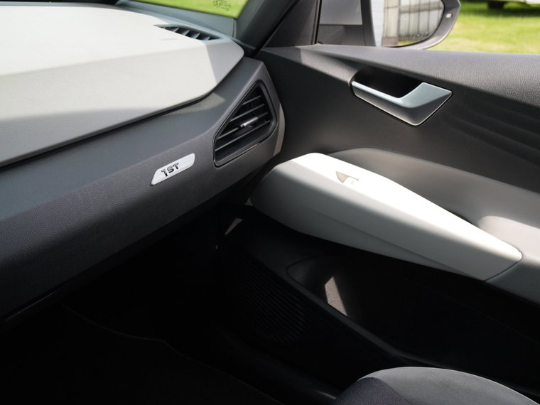 Vehicle Image 33
