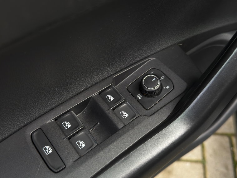 Vehicle Image 27