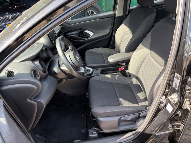 Vehicle Image 13