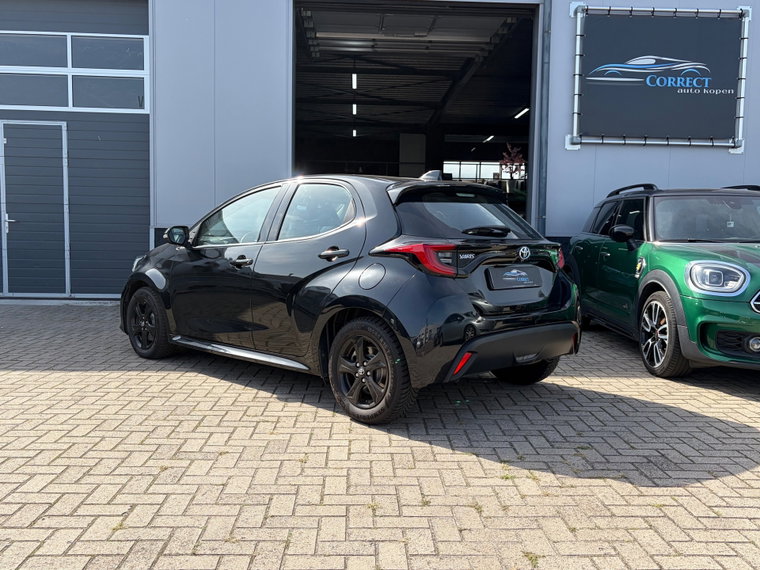 Vehicle Image 11