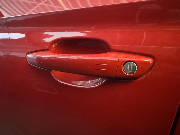 Vehicle Image 17
