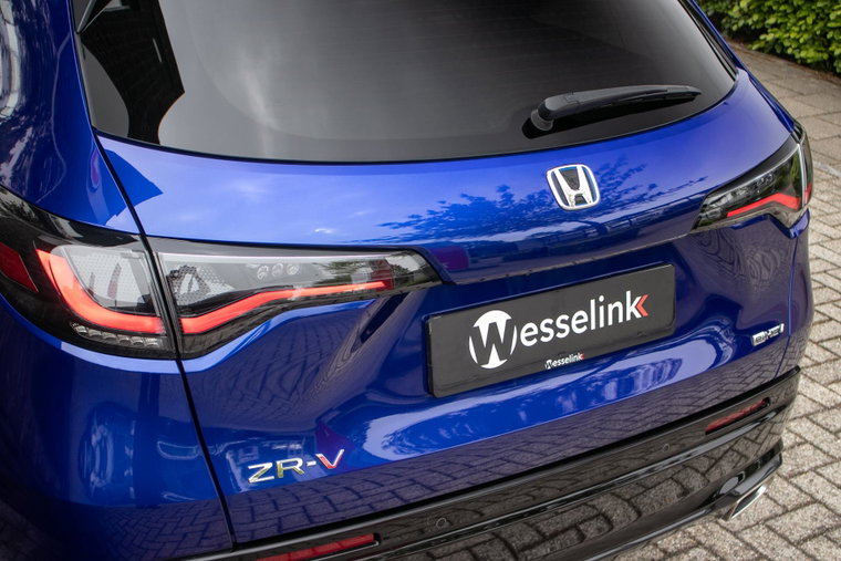 Vehicle Image 32
