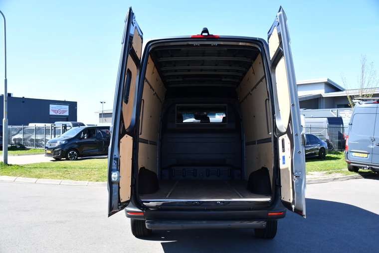 Vehicle Image 35