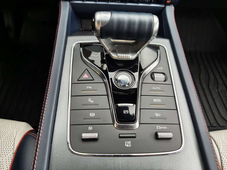 Vehicle Image 23