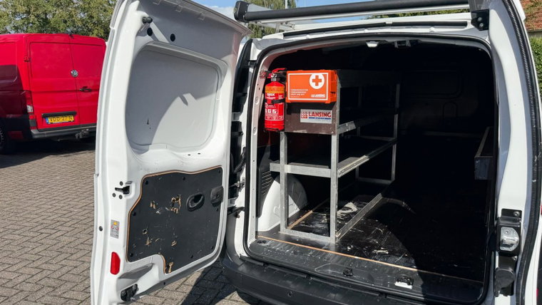 Vehicle Image 12