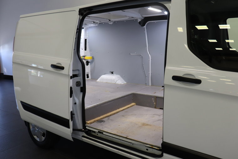 Vehicle Image 16