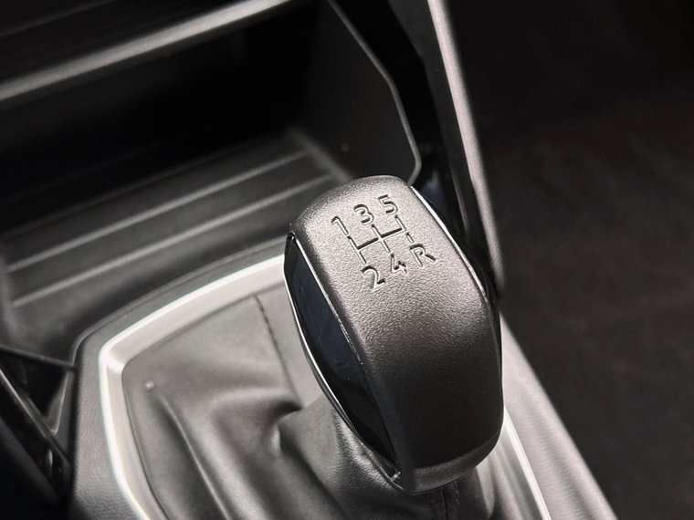 Vehicle Image 33
