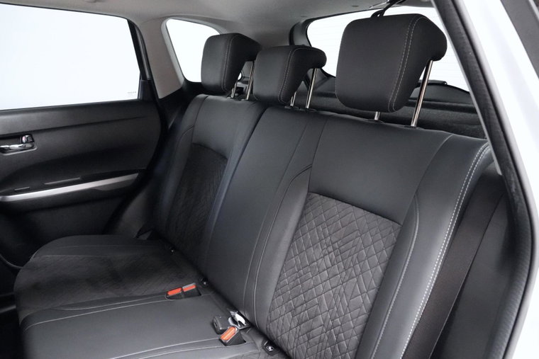 Vehicle Image 12