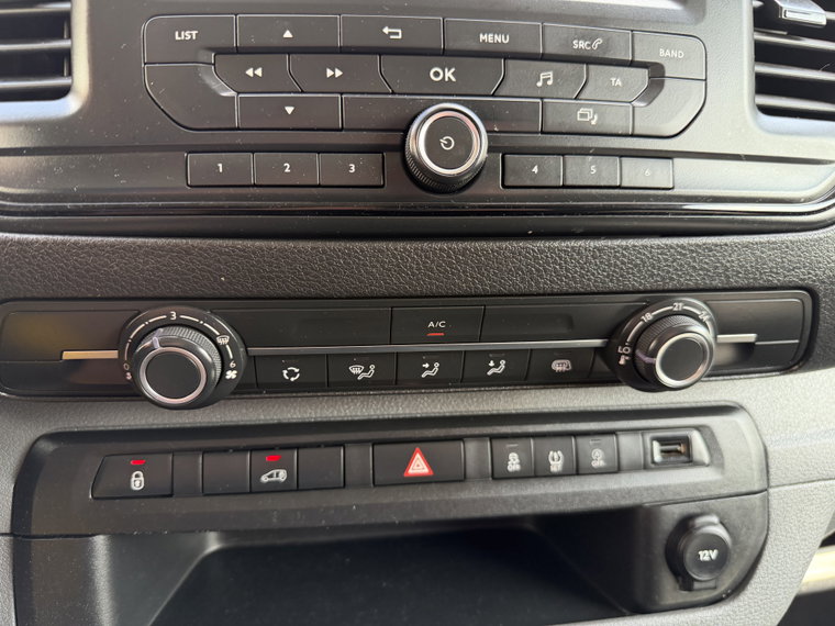 Vehicle Image 27