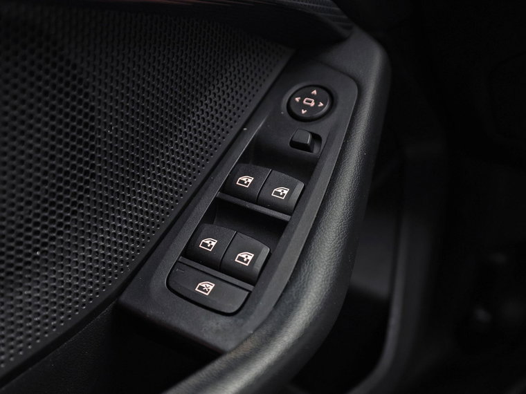 Vehicle Image 38