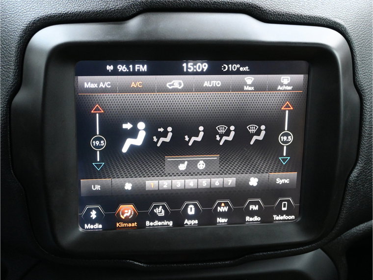 Vehicle Image 26