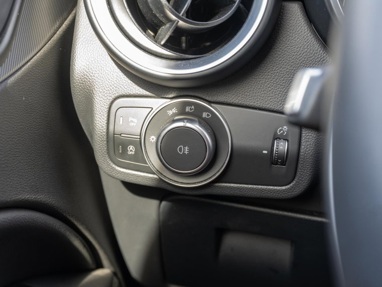 Vehicle Image 35