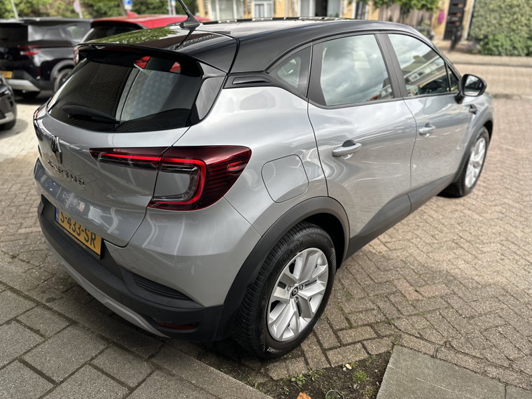 Vehicle Image 32