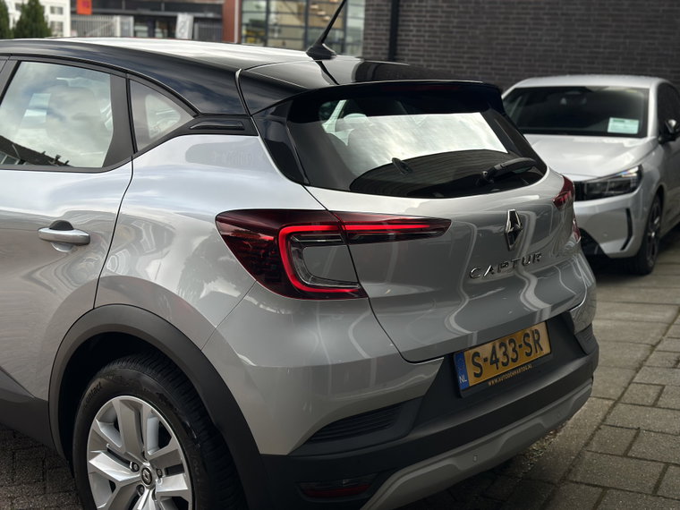 Vehicle Image 35
