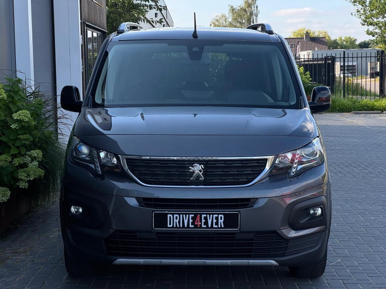 Vehicle Image 24