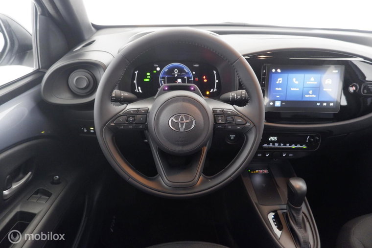 Vehicle Image 12