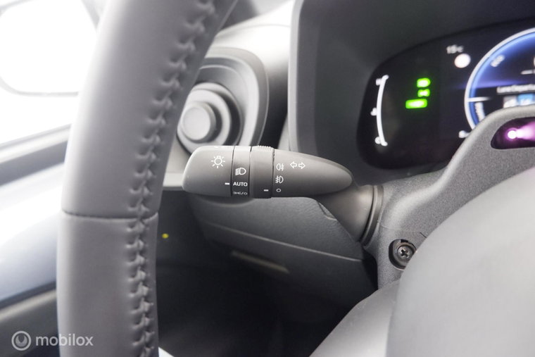 Vehicle Image 30