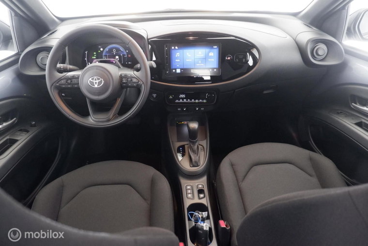 Vehicle Image 10