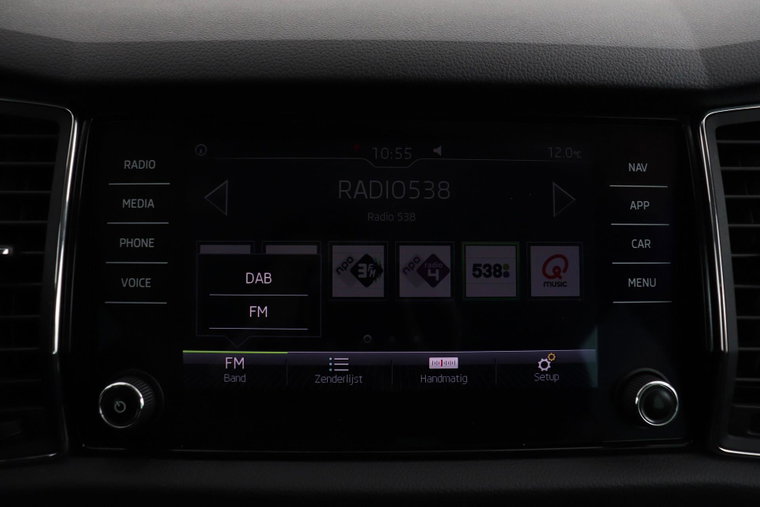 Vehicle Image 25