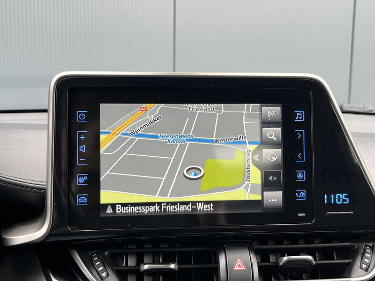 Vehicle Image 25