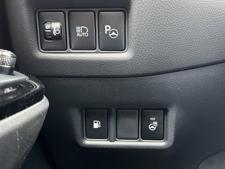 Vehicle Image 32