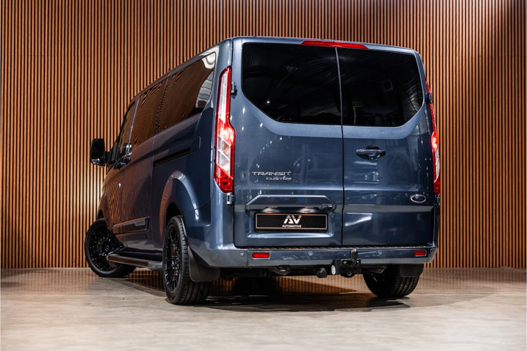 Vehicle Image 8