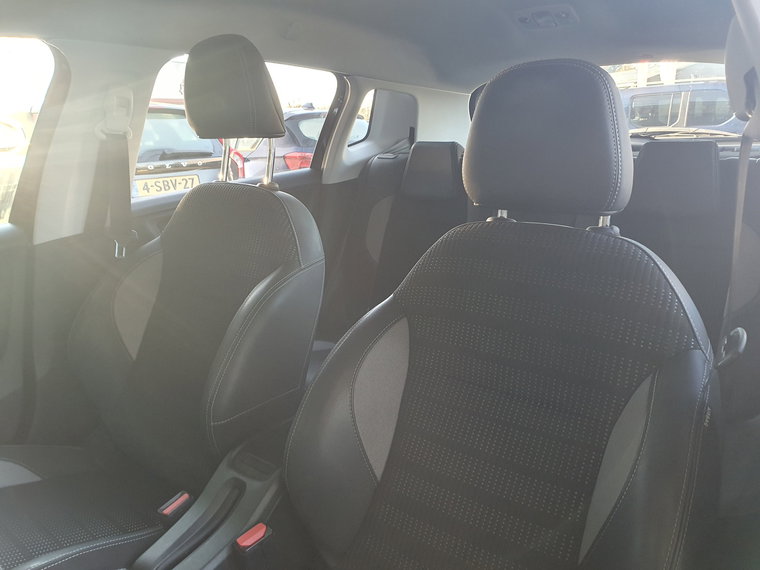 Vehicle Image 48