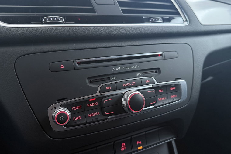Vehicle Image 25