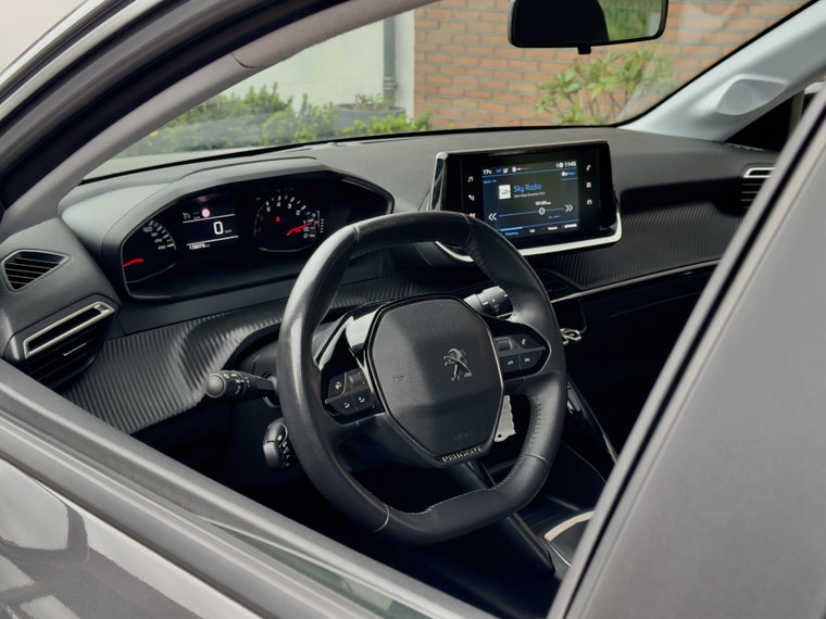 Vehicle Image 18
